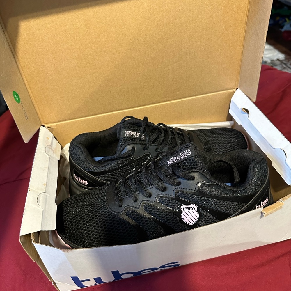 K-Swiss women’s shoes